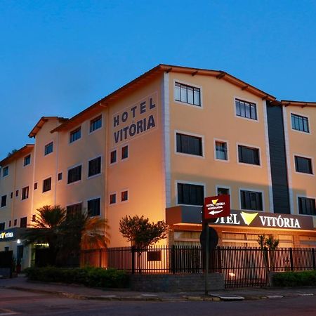 Hotel Vitoria Піндамонянгаба Екстер'єр фото